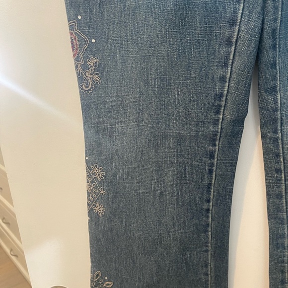 Faded Glory wide leg/bellbottom Jeans with embroidery - Picture 6 of 11